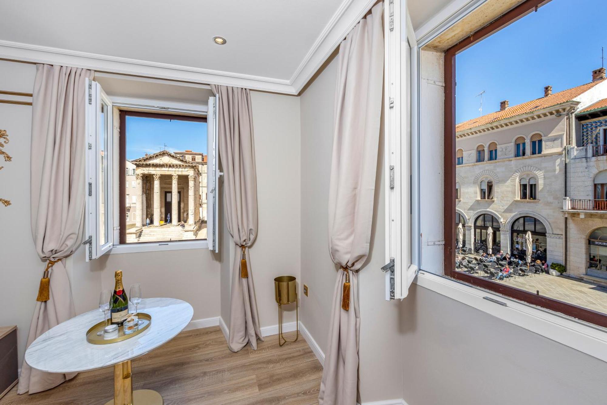 Augustus Forum View PUY Eksteriør bilde